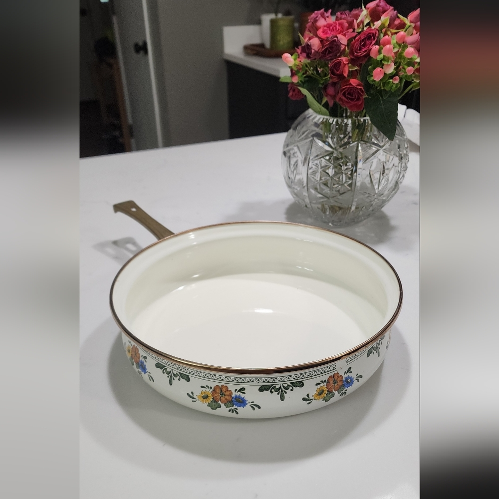 Sauce/fry pan/skillet - Villeroy & Boch metal pan with enamel porcelain coating